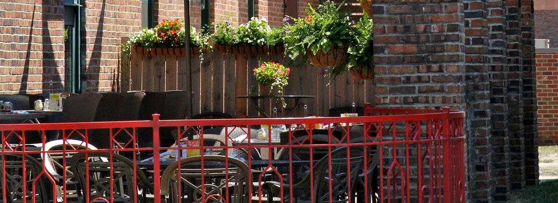 Downtown Des Moines Patio Restaurant