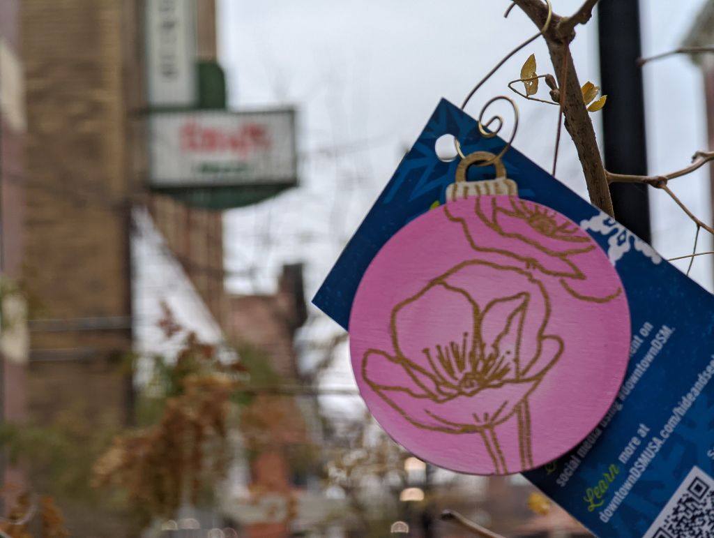 holiday ornament with blurred background of building