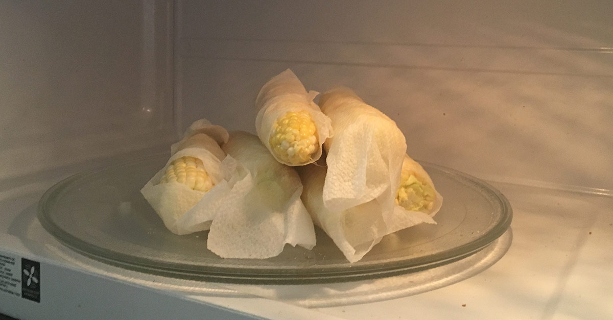 Microwaving sweet corn