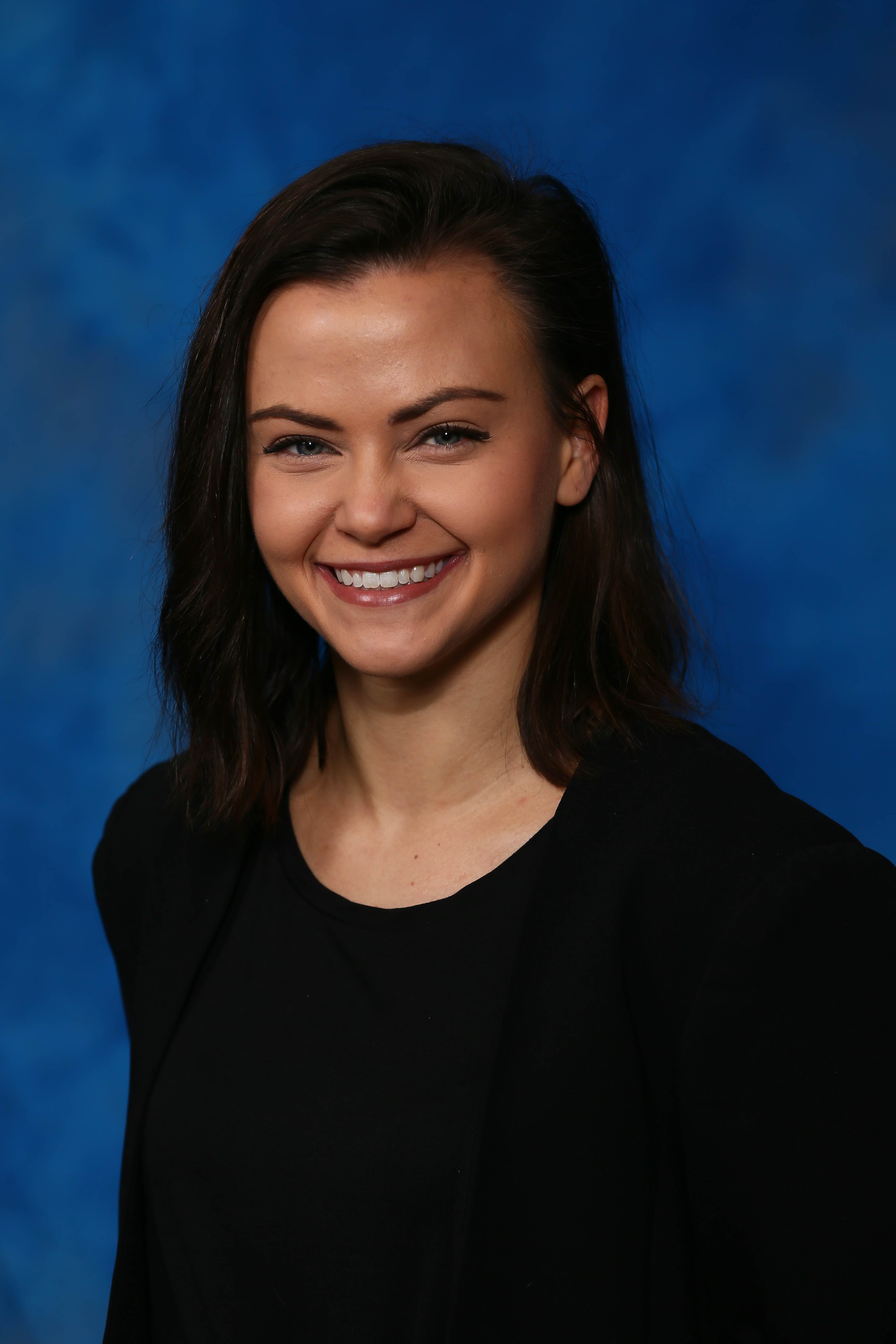 Shelby Cravens Headshot