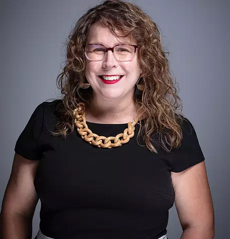 Sara Downing Headshot