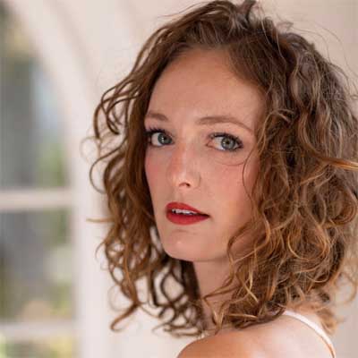 Dora Novak Headshot