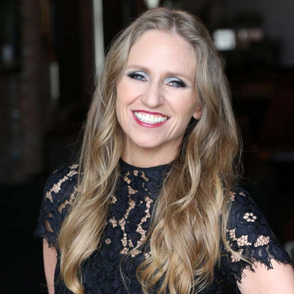 Mindy Toyne Headshot