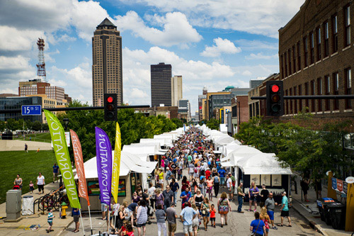 Des Moines Arts Festival on Locust