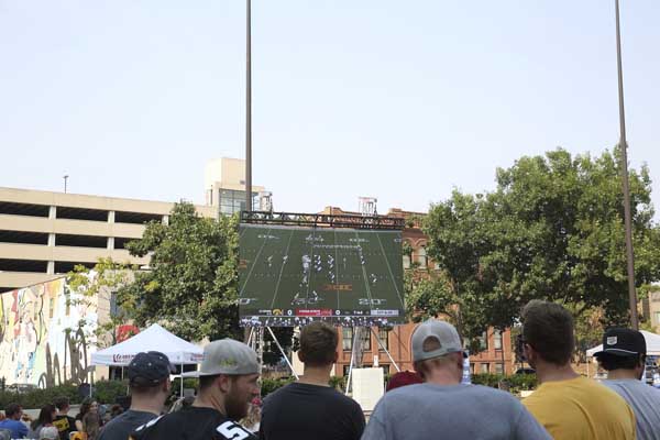 Touchdown Tailgate Screen Touchdown Tailgate Screen