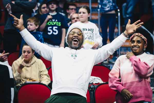 Iowa Wolves Fan