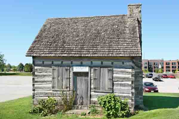 Cabin Near Principal Park Cabin Near Principal Park