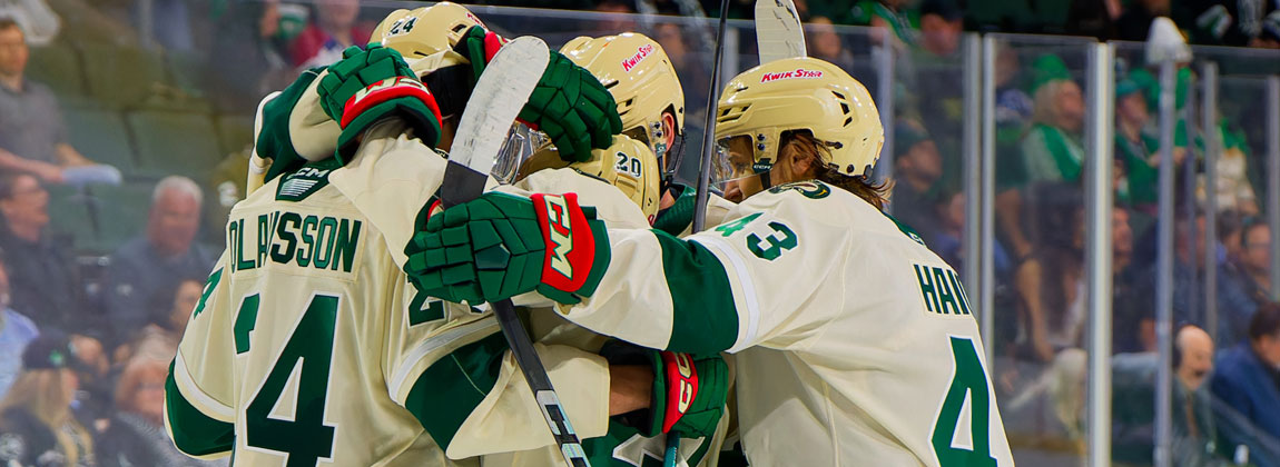 Iowa Wild hockey players on the ice
