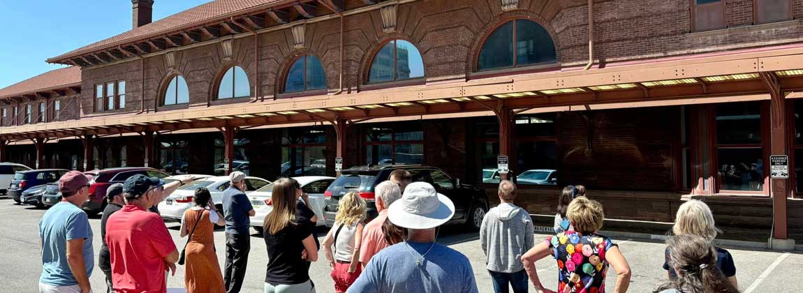 people viewing architecture in Downtown Des Moines