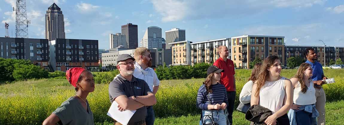 people on an architecture tour in Downtown Des Moines