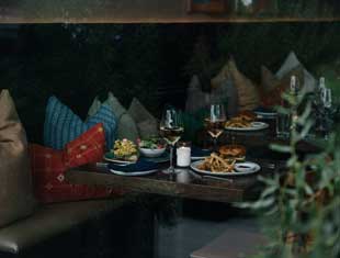 holiday place settings at Table 128