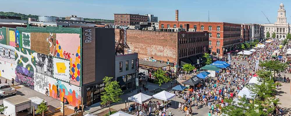 Des Moines Farmers Market in Historic Court District