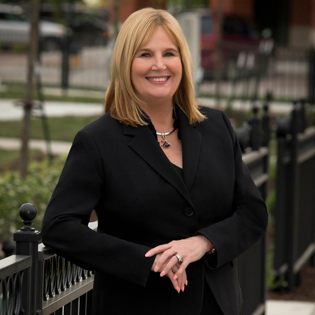 Julie Todtz Headshot