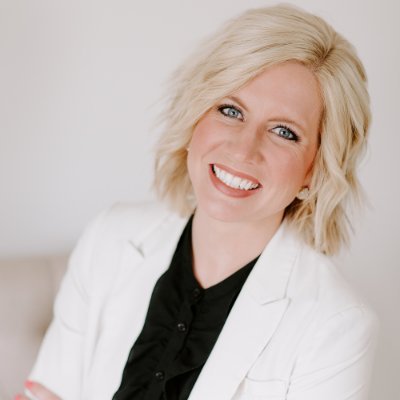 Jen Cross Headshot