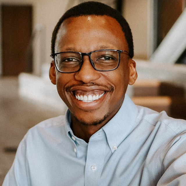 Tavonga Siyavora Headshot