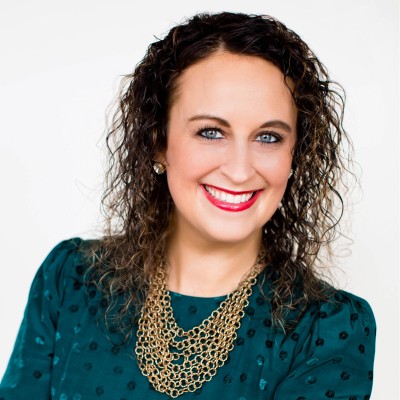 Angela Jiskoot Headshot