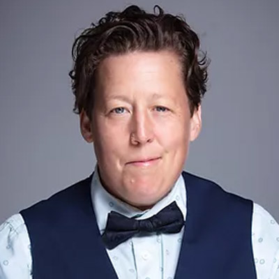 Jen Carruthers Headshot
