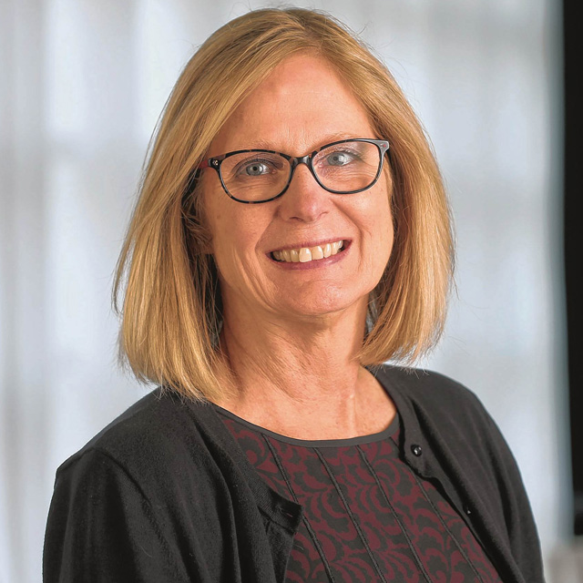 Dawn Oliver Wiand Headshot
