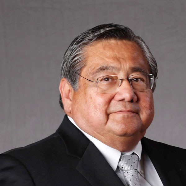 Ken Kuwamura headshot
