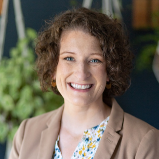 Megan Schneider headshot