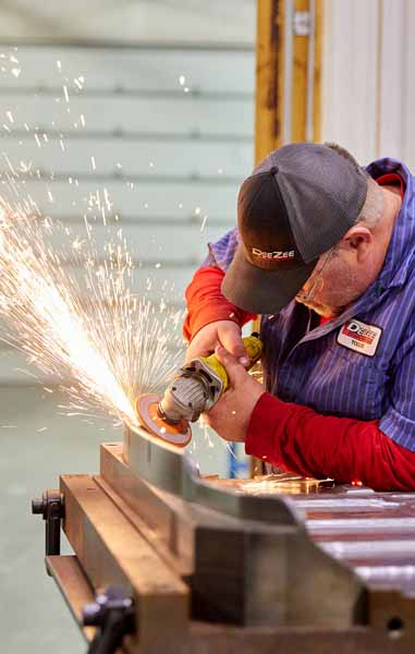 Dee Zee Manufacturing Dee Zee Manufacturing