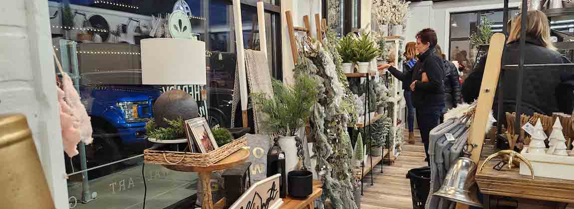 DSM Neighborhood Holiday Shopping