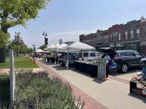 Grinnell Farmers' Market Booths