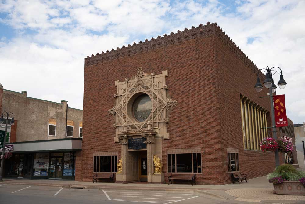 historical bank in Grinnell