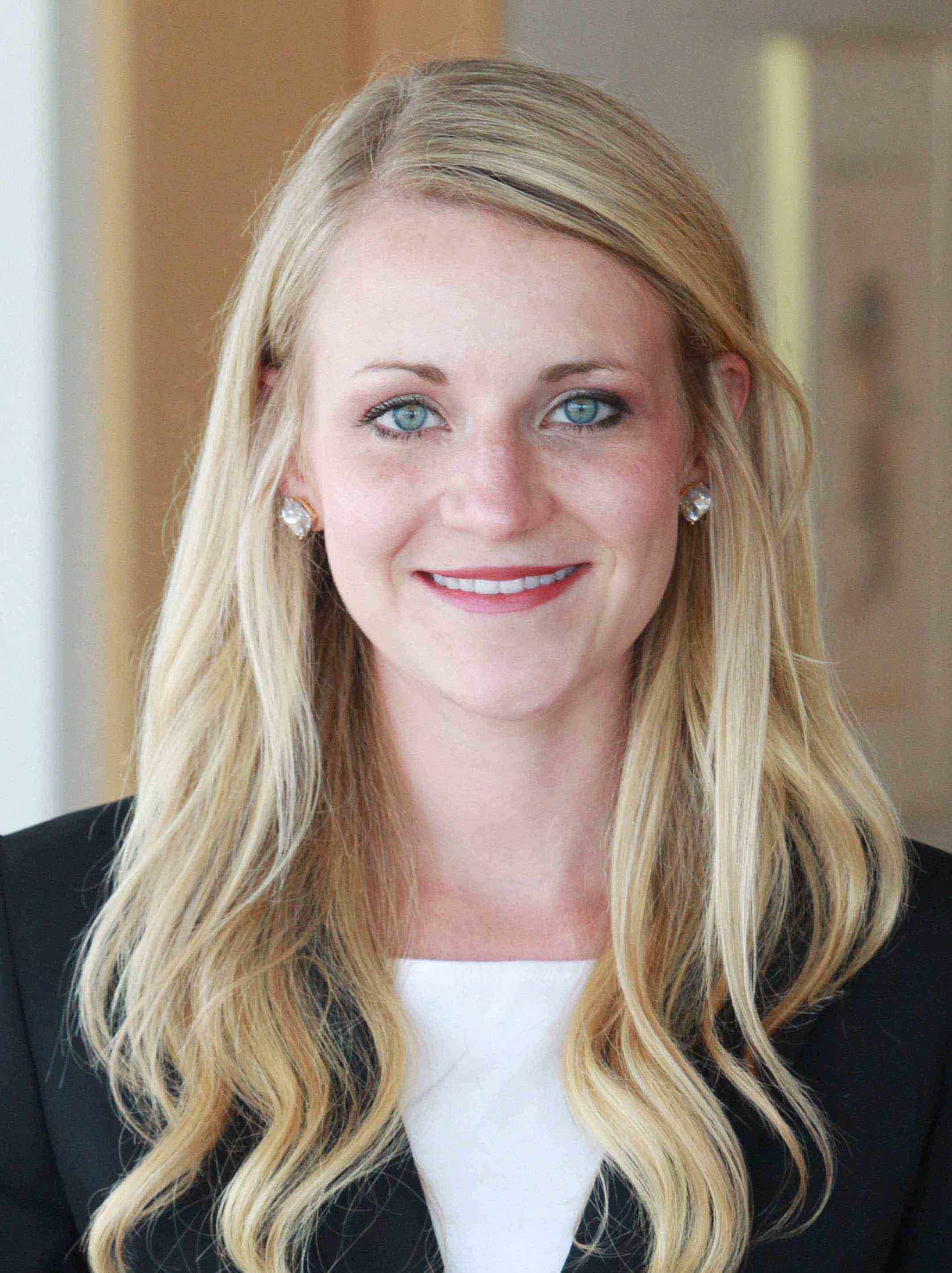 Maggie Hanson Headshot