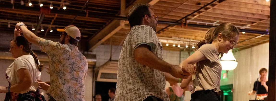 couples dancing