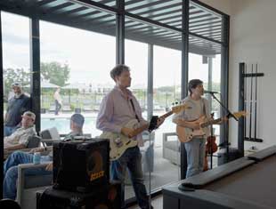 live music at Gray's Station