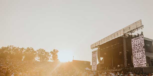 the Hinterland stage and crowd
