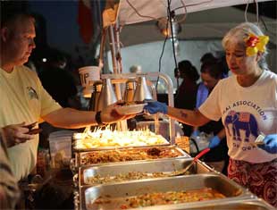 vendor serving food in Downtown Des Moines