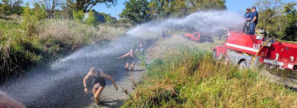 people competing in the Wild Boar Challenge